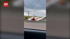 VIDEO: Pesawat Kecil Jatuh ke Jalan Tol di Prancis, Tiga Tewas