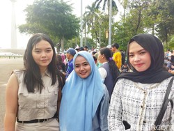 Reni Antusias Tonton HUT Bhayangkara, Lihat Pacarnya yang Polisi Tampil