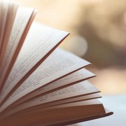 Alasan Mengapa Buku Punya Bau yang Khas