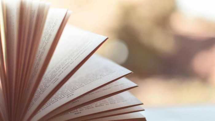 Alasan Mengapa Buku Punya Bau yang Khas