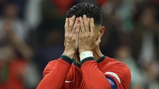Guinness World Record Ledek Ronaldo Nangis, Sindir Paceklik Gol