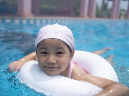 Jangan Biasakan Anak Mandi Tanpa Busana di Depan Umum, Ini Penjelasan Psikolog