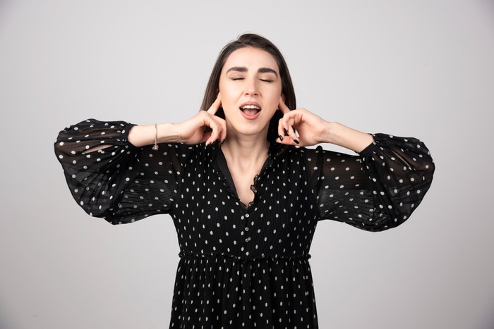 Jika hinaan kejam datang dari orang yang kamu kenal, Fisher menyarankan untuk langsung menyetujui saja. Kamu dapat mengatakan, “Ya, mungkin kamu benar.”