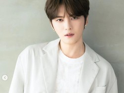 Bikin Merinding, Kim Jaejoong Cerita Dicium Penguntit Saat Tidur di Rumah
