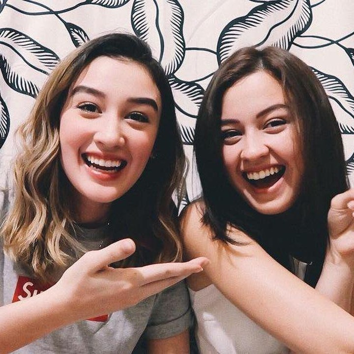 <p>Kimberly Ryder dan Natasha Ryder adalah kakak beradik yang sama-sama terjun ke dunia hiburan Tanah Air. Keduanya memiliki paras rupawan dan memesona. (Foto: Instagram @kimbrlyryder @natasharyder)</p>