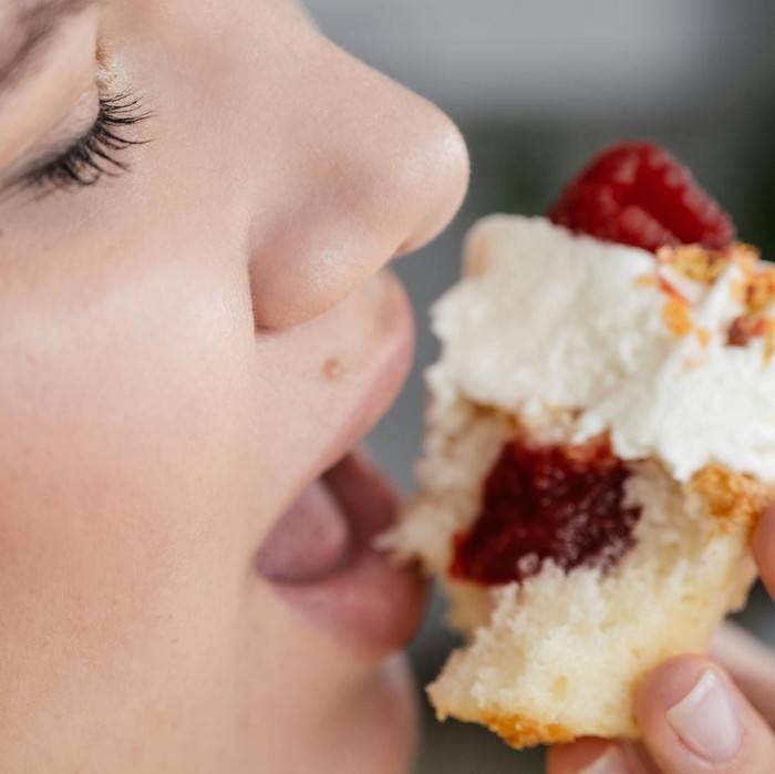 Makanan manis / Foto: Pexels/SHVETS Production