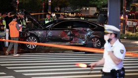 FOTO: Mobil Tabrak Kerumunan Orang di Korsel, 9 Orang Tewas