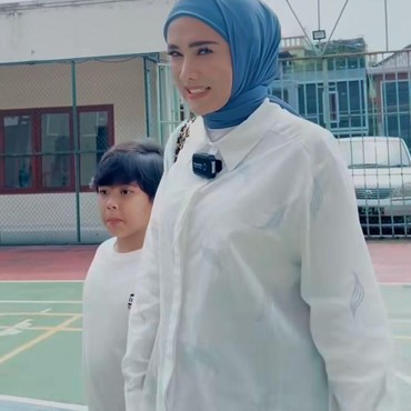 Penuh Air Mata, 7 Momen Mulan Jameela Ambil Rapor Sekolah Ali Sang Putra Bungsu