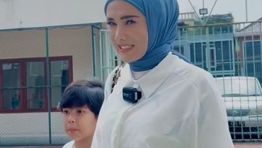 img-title Penuh Air Mata, 7 Momen Mulan Jameela Ambil Rapor Sekolah Ali Sang Putra Bungsu