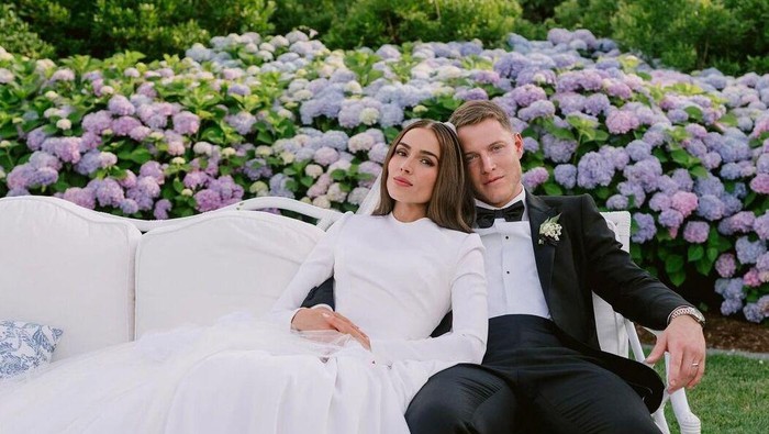 Olivia Culpo Langsungkan Pernikahan Kenakan Gaun Minimalis dan Makeup Tanpa Maskara