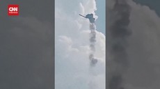 VIDEO: Detik-detik Roket China Tak Sengaja Meluncur dan Meledak