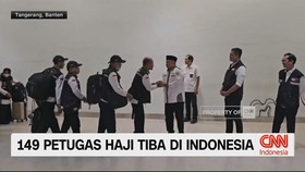 VIDEO: 149 Petugas Haji Tiba di Indonesia