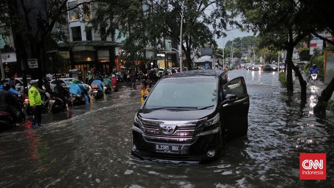 Sejumlah wilayah di Jabodetabek terendam banjir usai hujan yang mengguyur sejak Senin (11/11) sore.