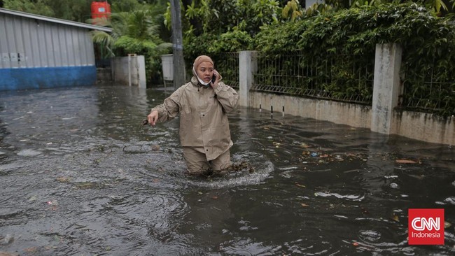 Tiga RT di wilayah Jakarta Utara terendam banjir rob hingga Senin (18/11) pukul 14.00 WIB.