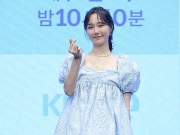 Selamat, Lee Yoo Young Melahirkan Anak Pertamanya