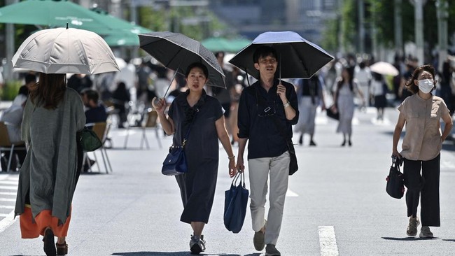 Gubernur Tokyo Jepang usul PNS kerja hanya empat hari dalam sepekan demi ciptakan kehidupan kerja seimbang.