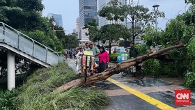 Jabodetabek Dilanda Hujan-Angin Awal Juli, Apa Pemicunya?