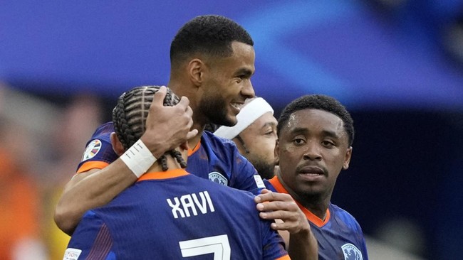 Belanda sukses lolos ke perempat final Euro 2024 usai mengalahkan Rumania dengan skor telak 3-0 di Allianz Arena, Selasa (2/7).
