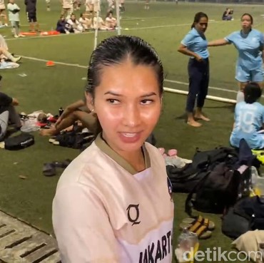 7 Potret Senyuman Bahagia Soraya Rasyid Perdana Muncul Usai Isu Selingkuh