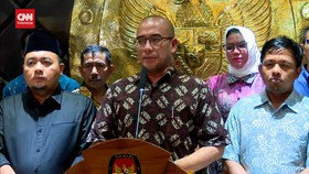 VIDEO: Dipecat Sebagai Ketua KPU, Hasyim: Alhamdulillah