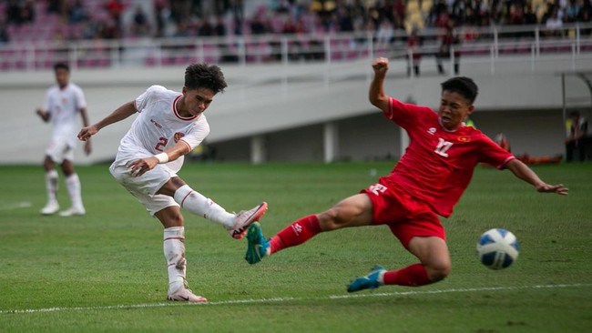 Timnas Indonesia U-16 menang telak 5-0 atas Vietnam pada laga perebutan tempat ketiga Piala AFF U-16 2024 di Stadion Manahan, Solo, Rabu (3/7) sore WIB.