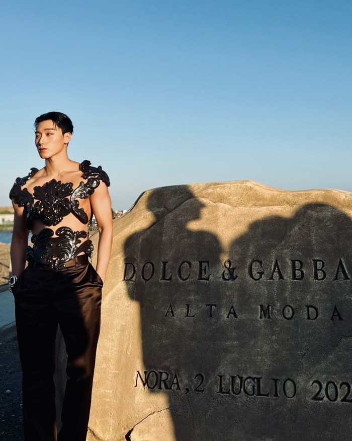 Bersama sejumlah tokoh ternama di dunia mode, Choi San turut meramaikan pagelaran busana Dolce & Gabbana Alta Moda 2024 di Sardinia, Italia pada Selasa, (2/7) lalu waktu setempat./ Foto: instagram.com/mensfolio