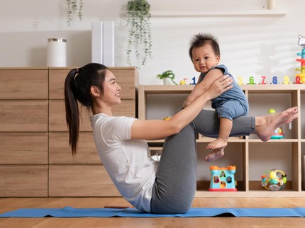 Manfaat Yoga Bareng Bayi, Bisa Bikin Bunda Bugar hingga Buat Si Kecil Tidur Nyenyak