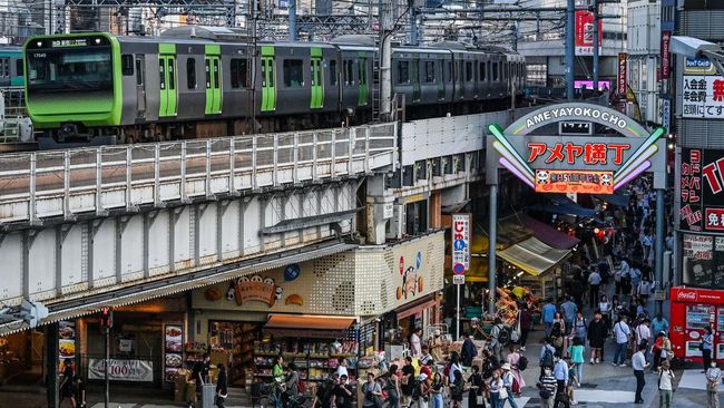 Jaringan prostitusi ilegal ini biasanya beroperasi di distrik lampu merah Tokyo yang dikenal ramai oleh wisatawan.
