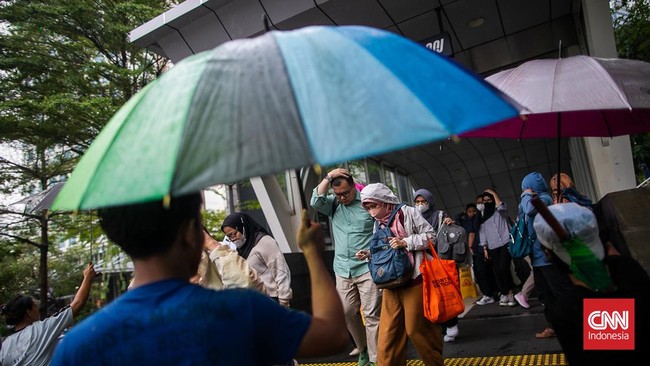 Prakiraan Cuaca: Hujan Berpotensi Menyapa Jawa dalam Pekan Mendatang