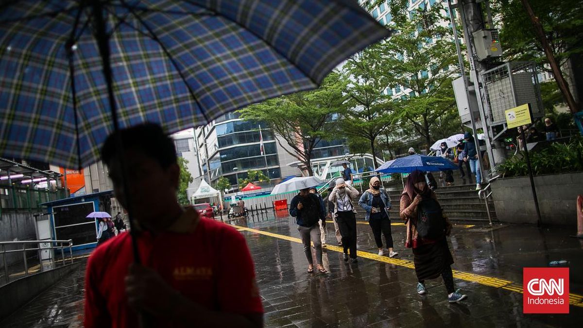 Sedia Payung, Jakarta Bakal Diguyur Hujan Siang hingga Malam Ini