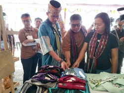 Sandiaga:  Desa Wisata Pulau Sibandang sebagai Pabrik Oksigen Terbesar