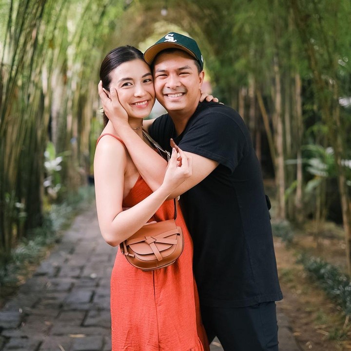 <p>Banyak netizen yang gemas dengan keluarga Glenn dan Chelsea Olivia nih, Bunda. Tidak sedikit yang mendoakan mereka agar selalu harmonis dan bahagia. (Foto: instagram: @glennalinskie)</p>
