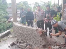Jalan Aspal yang Ditembok Warga di Tasikmalaya Akhirnya Dibongkar