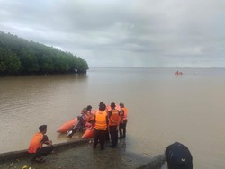 ABK KMN Cahaya Madina Jatuh di Muara Sungai Tangka Sinjai, Tim SAR Dikerahkan