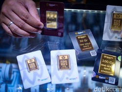 Harga Emas Pecah Rekor Berkali-kali, Waktunya Beli Atau Jual?
