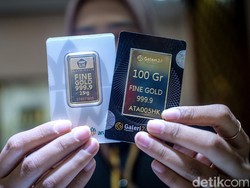 Harga Emas Antam Hari Ini Terjun Bebas!