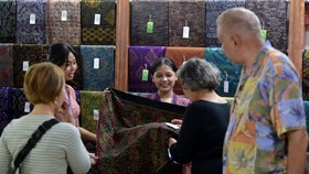 5 Rekomendasi Oleh-Oleh Khas Badung, Kain hingga Kerajinan Tangan