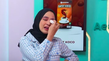 img-title Tangis Aida Selvia Pecah Beberkan Bukti Kenakalan Suami hingga Open BO