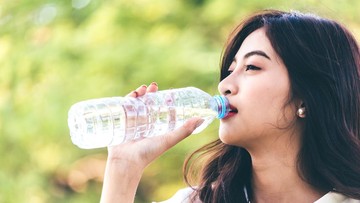Studi Temukan Warga Indonesia Banyak Makan Plastik, Ternyata Ini Sumbernya...