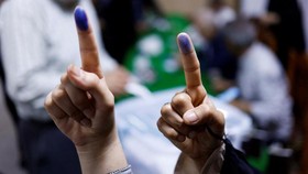 FOTO: Dua Capres Bersaing di Pilpres Iran Putaran Kedua