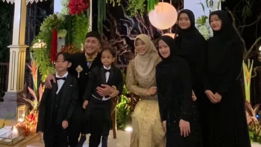 Irfan Hakim dan Della Sabrina