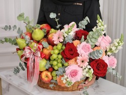 Hampers Masa Kini, Lumiere Florist Hadirkan Perpaduan Unik dari Buah & Bunga