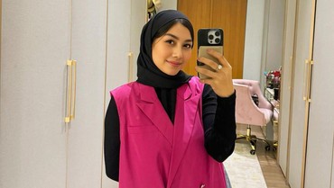 img-title Pakai Gaya 'Jipon', 7 Penampilan Hijab Nisya Ahmad Usai Pulang Haji Tuai Kritikan