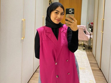 Pakai Gaya 'Jipon', 7 Penampilan Hijab Nisya Ahmad Usai Pulang Haji Tuai Kritikan