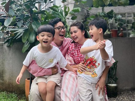 Sifat Putri Titian di Rumah Dibongkar Sang Putra Lewat Tugas Sekolah & Dipajang di Mading