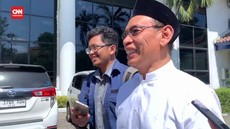 VIDEO: Rektor Unair Bungkam Ditanya Isu Pemecatan Dekan FK