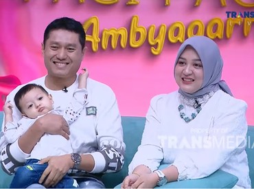 Terpopuler: Kisah Viral Pasutri Beda Usia 24 Tahun