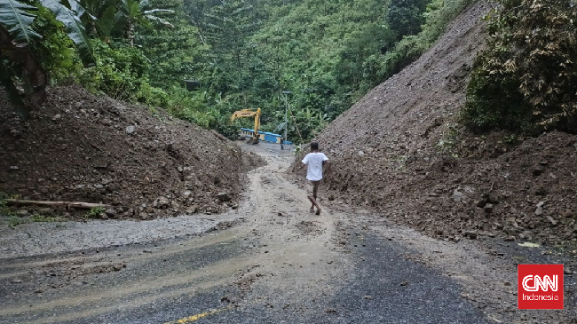 Longsor Parah pada 4 Titik Jalan di Atas Bendungan Waeapo Akibat Hujan Lebat