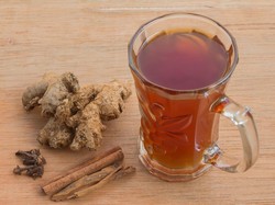 6 Manfaat Rutin Minum Air Rebusan Kayu Manis dan Jahe