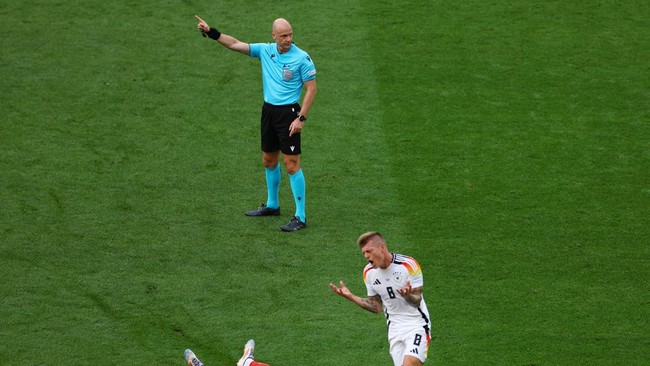 Peran Momen Krusial Wasit Taylor dalam Kemenangan Bersejarah Spanyol atas Jerman